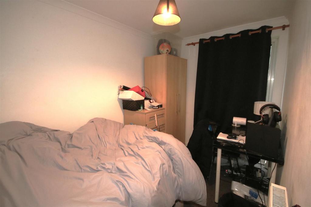 Bedroom 2.JPG