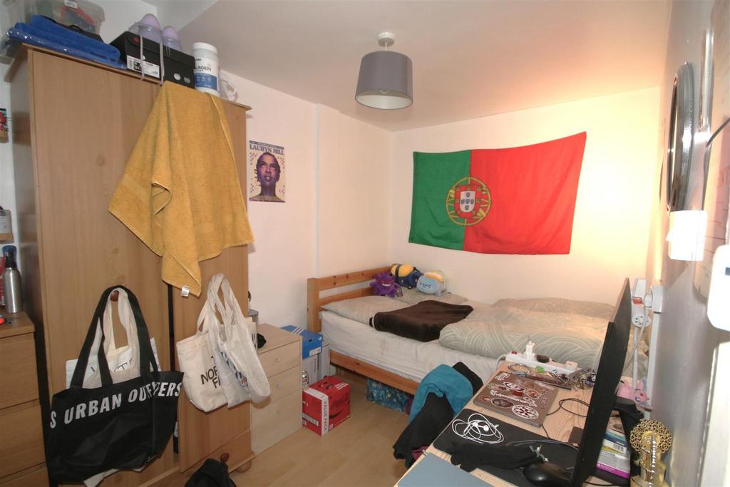 Bedroom 2.JPG