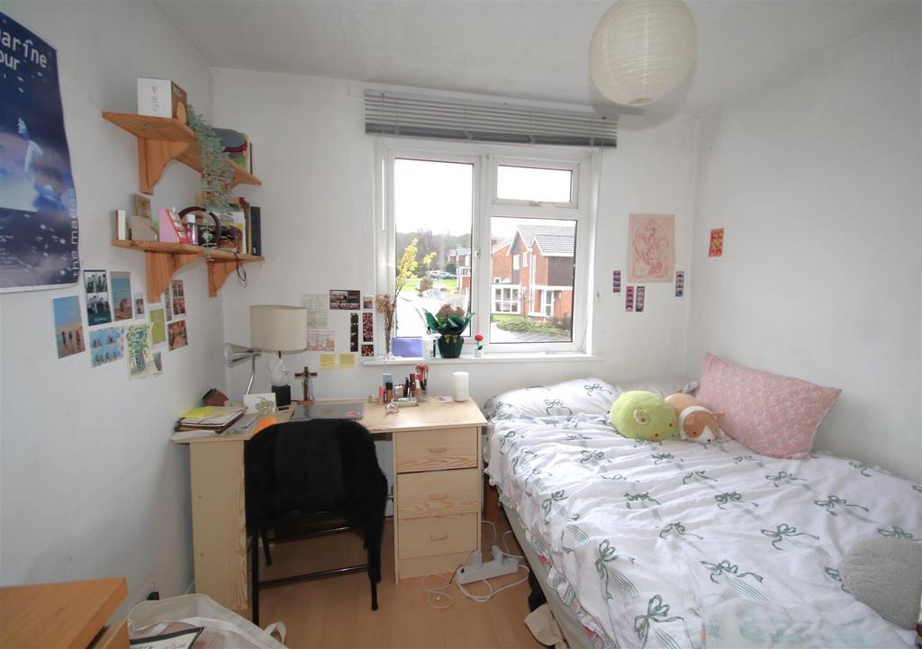 Bedroom 5.JPG