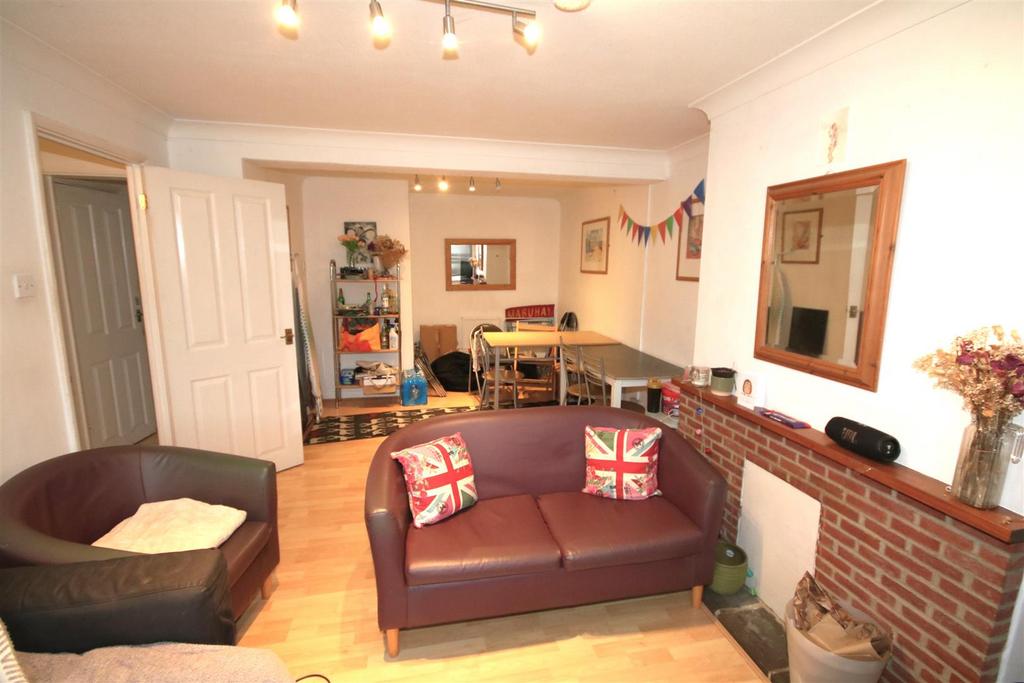 Living Room a.JPG