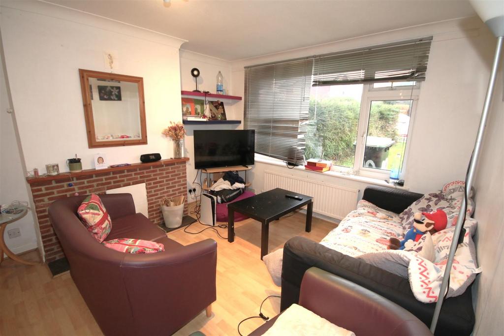 Living Room b.JPG