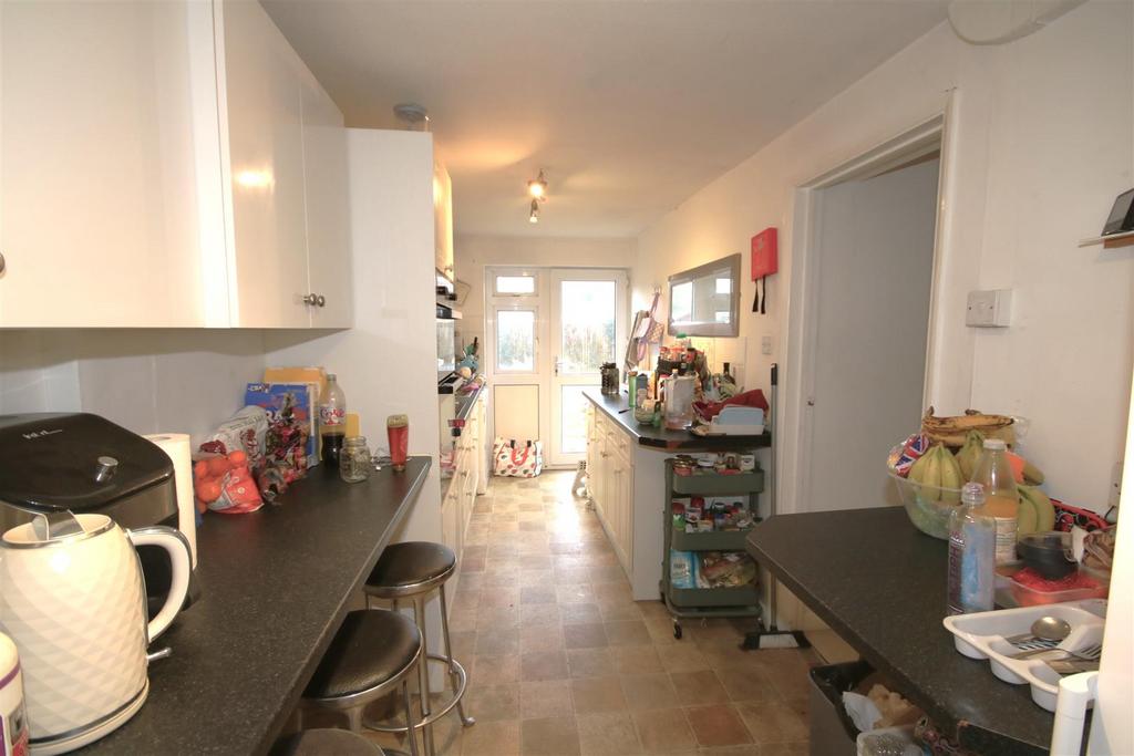 Kitchen a.JPG