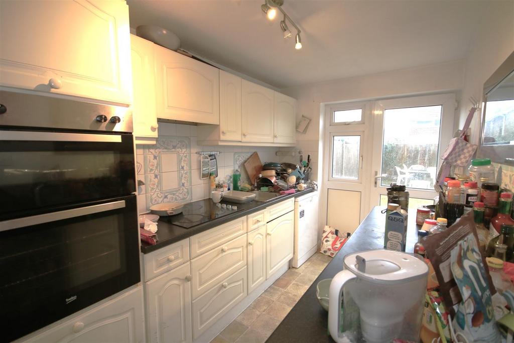 Kitchen b.JPG