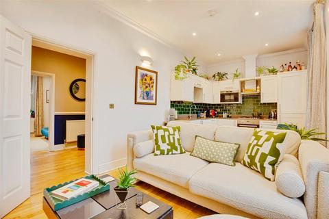 2 bedroom apartment for sale, 2 Chaucer House, Hilda Road, Hanwell Borders