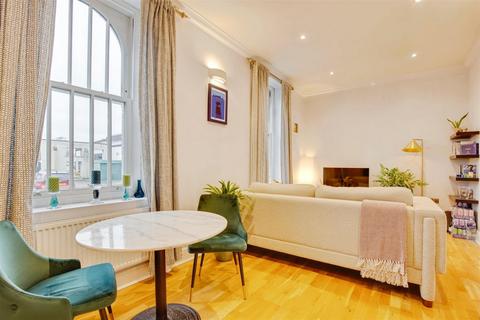 2 bedroom apartment for sale, 2 Chaucer House, Hilda Road, Hanwell Borders