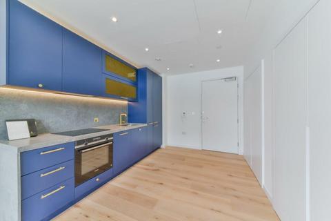 Studio for sale, London E14