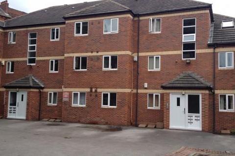 3 bedroom apartment to rent, Pennington Court, Woodhouse, Leeds, LS6 2RW