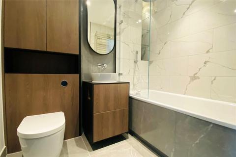 1 bedroom flat for sale, London TW18