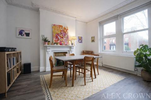 undefined, Archway Road,
