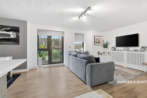 3 bedroom apartment for sale, Buckhurst Way, Buckhurst Hill, IG9
