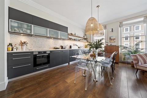 2 bedroom flat to rent, Southwell Gardens, London SW7