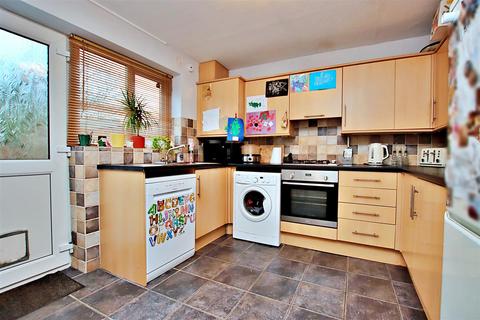 2 bedroom house for sale, Meryfield Close, Borehamwood