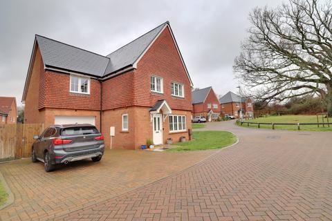 4 bedroom detached house for sale - CODDINGTON GROVE, WATERLOOVILLE