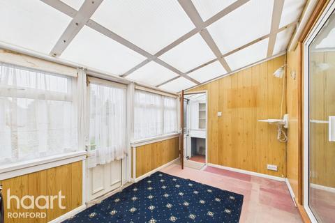 5 bedroom bungalow for sale, Lodge Lane, Romford
