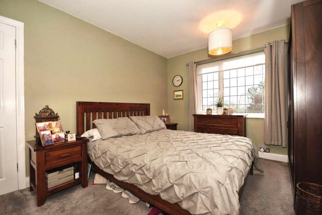 Bed 2.jpg