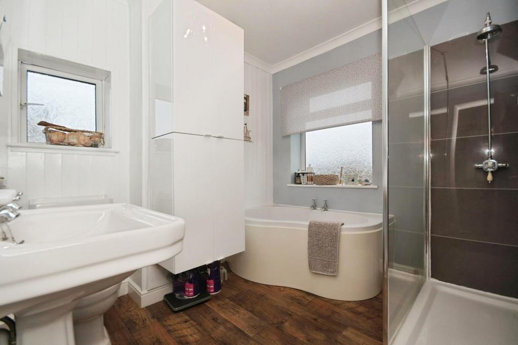 Family Bathroom.jpg