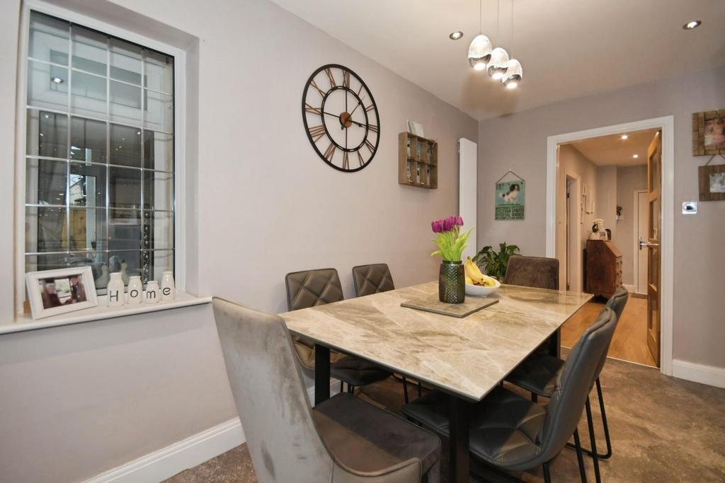 Dining Area.jpg