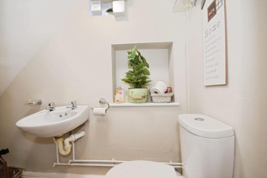 Downstairs WC.jpg
