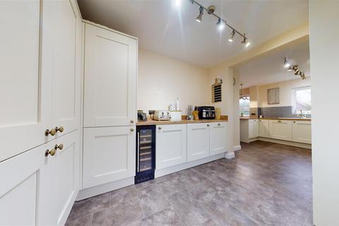 4 bedroom detached house for sale, Kirkstall Place, Milton Keynes MK6