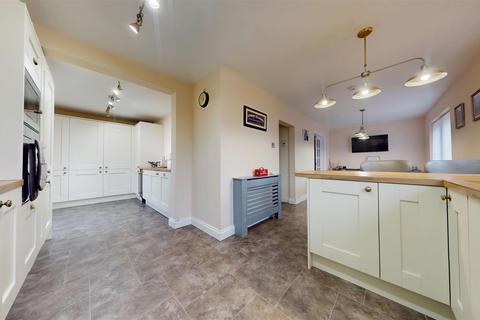 4 bedroom detached house for sale, Kirkstall Place, Milton Keynes MK6