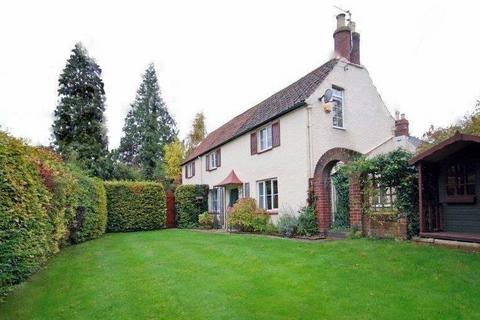3 bedroom cottage to rent, Balcarras Road,, Charlton Kings