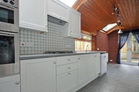 3 bedroom cottage to rent, Balcarras Road,, Charlton Kings