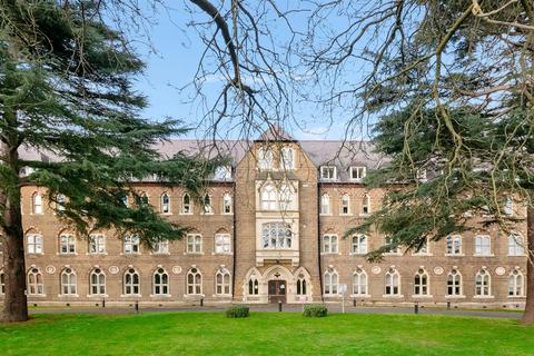 2 bedroom flat for sale, Lancaster House, Isleworth TW7