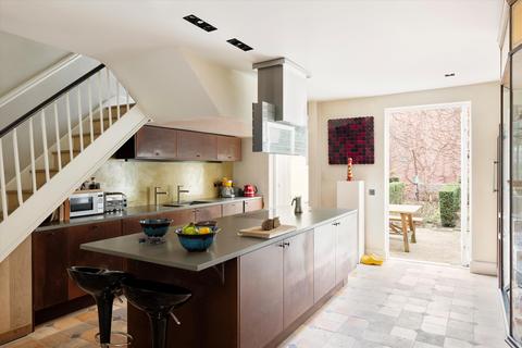 3 bedroom terraced house for sale, Sandringham Road, London, E8
