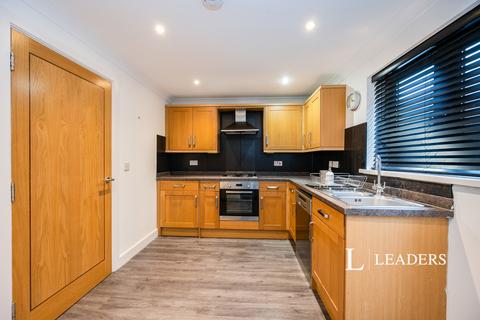 3 bedroom terraced house to rent, James Terrace, Clarendon Road, PO4