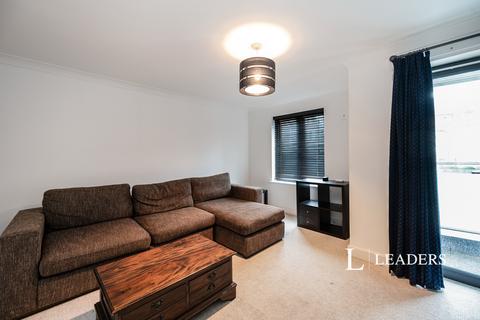 3 bedroom terraced house to rent, James Terrace, Clarendon Road, PO4