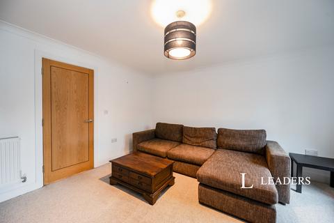 3 bedroom terraced house to rent, James Terrace, Clarendon Road, PO4
