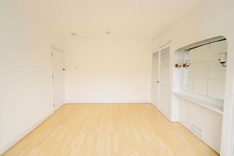 3 bedroom end of terrace house to rent, Bramshaw Rise, New Malden