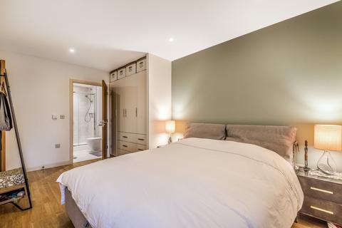 2 bedroom flat to rent, Battersea Park Road, Battersea, London, SW11