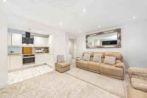 2 bedroom flat to rent, Brook Square, SE18