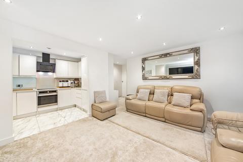 2 bedroom flat to rent, Brook Square, SE18