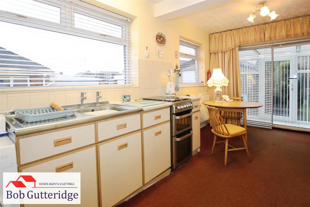 Fitted kitchen / diner