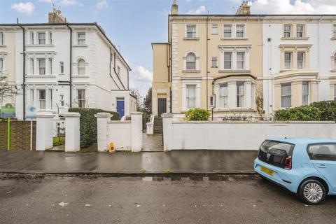 undefined, Uxbridge Road, Kingston upon Thames
