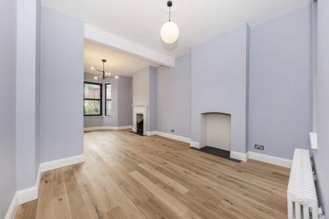 4 bedroom house to rent, Aboyne Road, London SW17