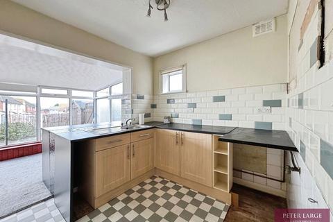 2 bedroom semi-detached bungalow for sale, 30 Golden Grove, Rhyl, LL18 2RS