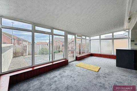 2 bedroom semi-detached bungalow for sale, 30 Golden Grove, Rhyl, LL18 2RS
