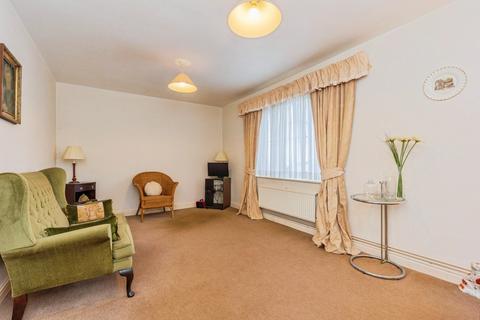 2 bedroom flat for sale, Station Road, Wilmslow SK9