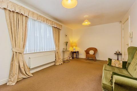 2 bedroom flat for sale, Station Road, Wilmslow SK9
