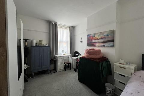 2 bedroom flat to rent, Moulin Avenue, Southsea