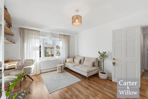 1 bedroom maisonette for sale, Easebourne Road, Dagenham, Essex
