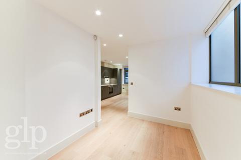 Studio to rent, Lexington Street, Soho W1F