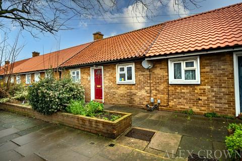 1 bedroom terraced house to rent, Claremont Street, Edmonton
