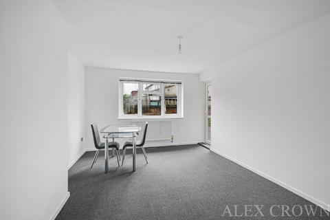 1 bedroom terraced house to rent, Claremont Street, Edmonton