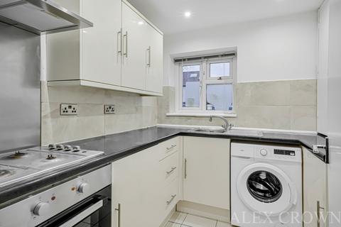 1 bedroom terraced house to rent, Claremont Street, Edmonton