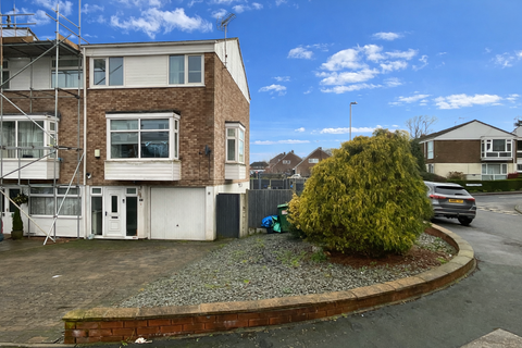 4 bedroom townhouse for sale, Abberley Close, Halesowen B63