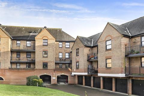 2 bedroom flat for sale, Chelmsford Road, Dunmow, Essex
